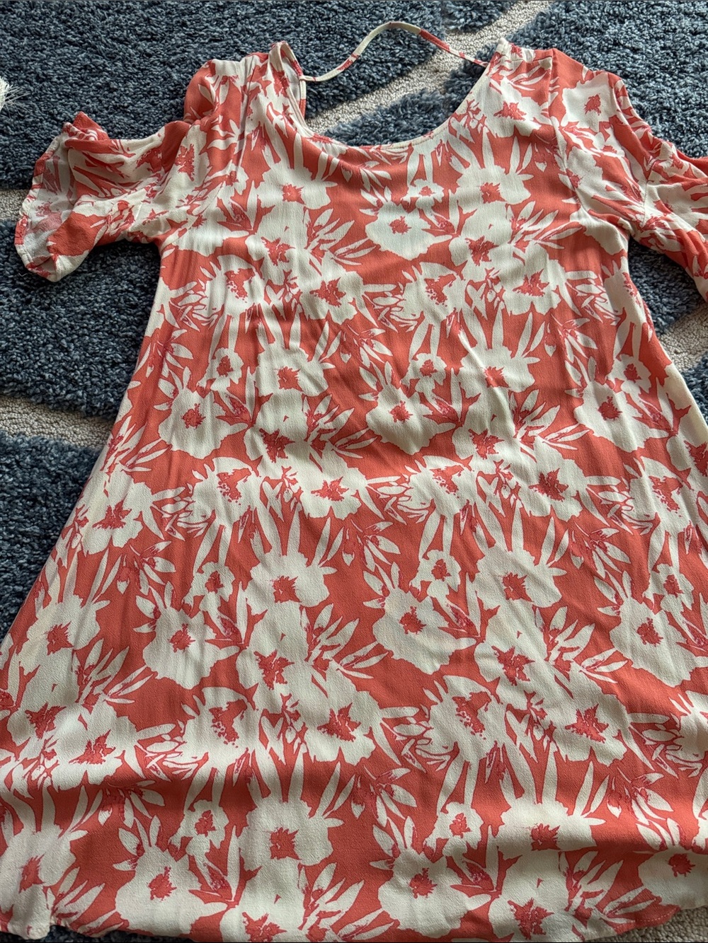 O’Neill LIKE NEW Coral and Cream Floral V-Neck Dress